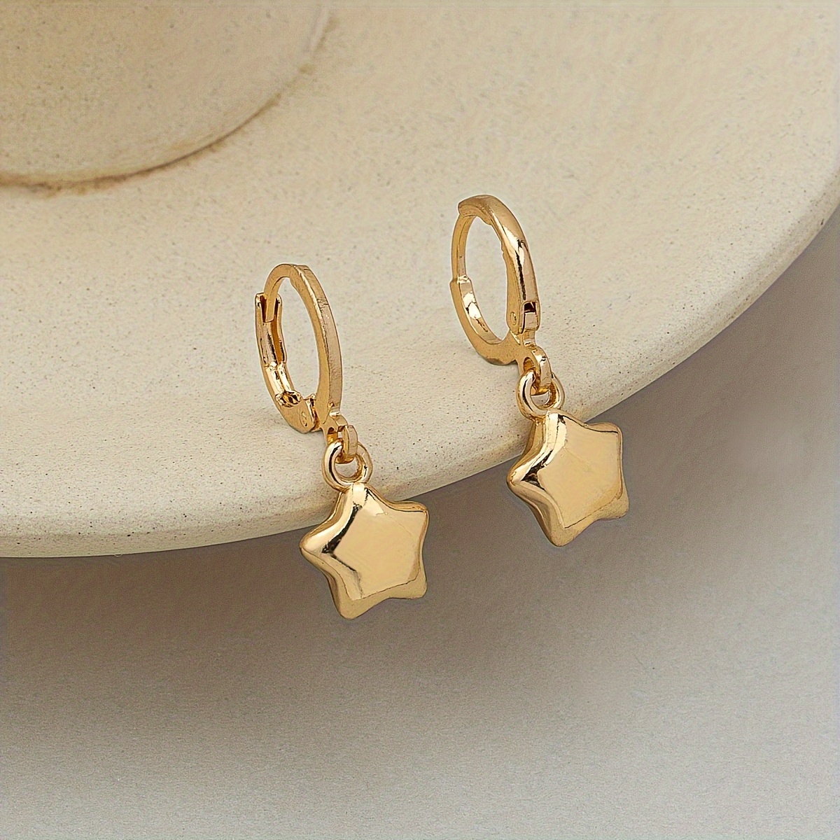 Women's Minimalist Five-Pointed Star Pendant Ear Clips